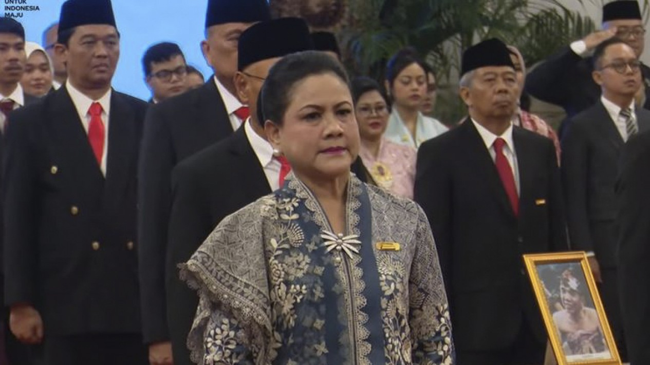 Jokowi Anugerahkan 18 Tokoh Tanda Kehormatan, Ada Ibu Iriana
