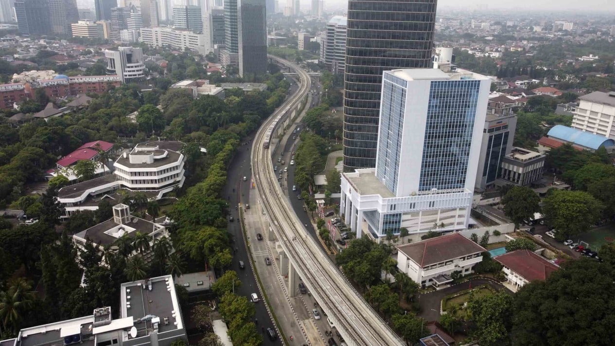 Melihat Foto Udara LRT Jabodebek Saat Beroperasi