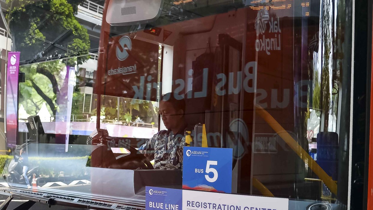 Melihat Bus Listrik Operasional KTT ASEAN 2023 BYD VKTR