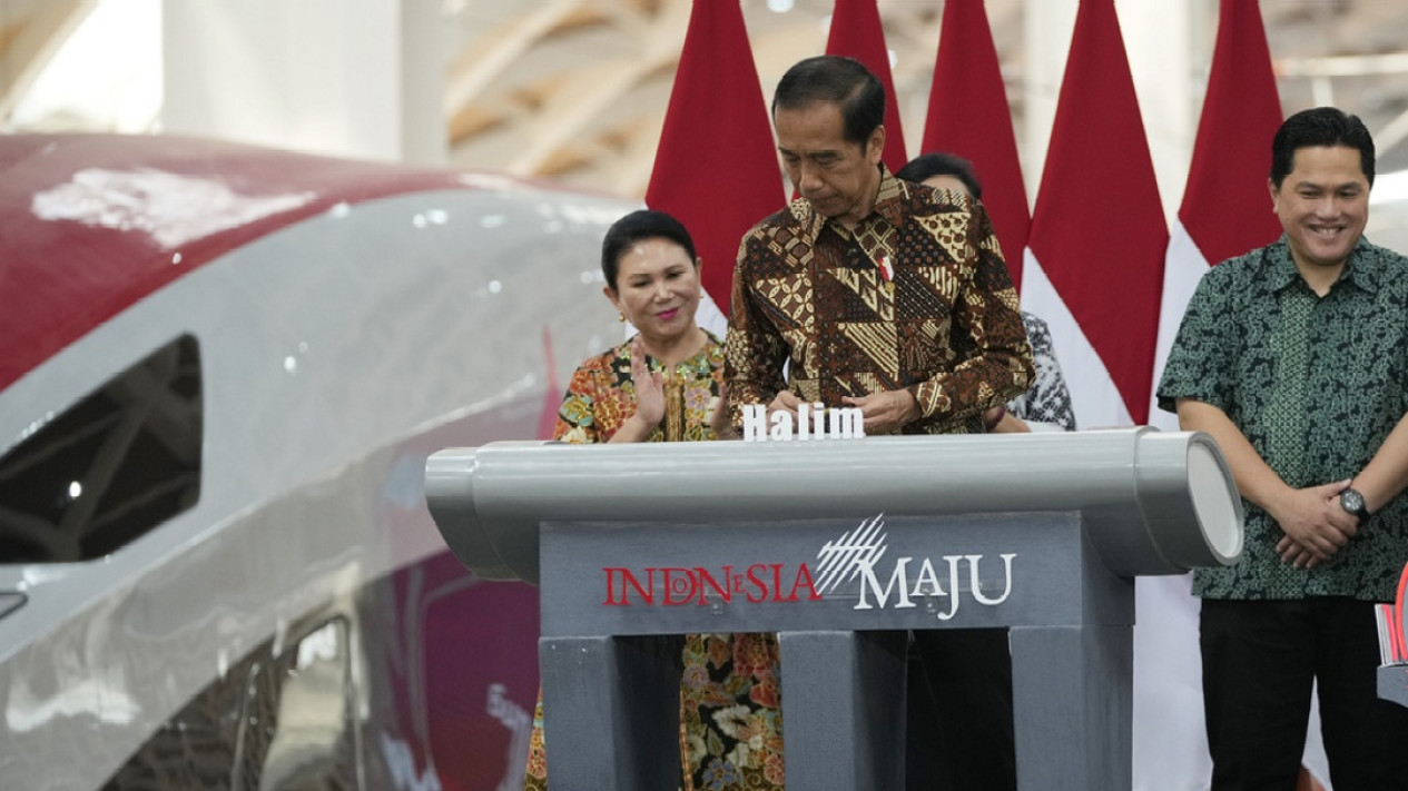 Presiden Jokowi Resmikan Kereta Cepat Whoosh
