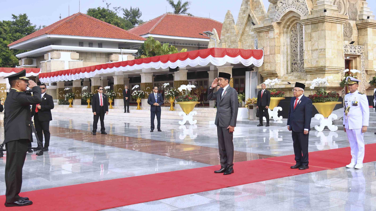 Ziarah Kubur Presiden dan Wakil Presiden di Hari Pahlawan
