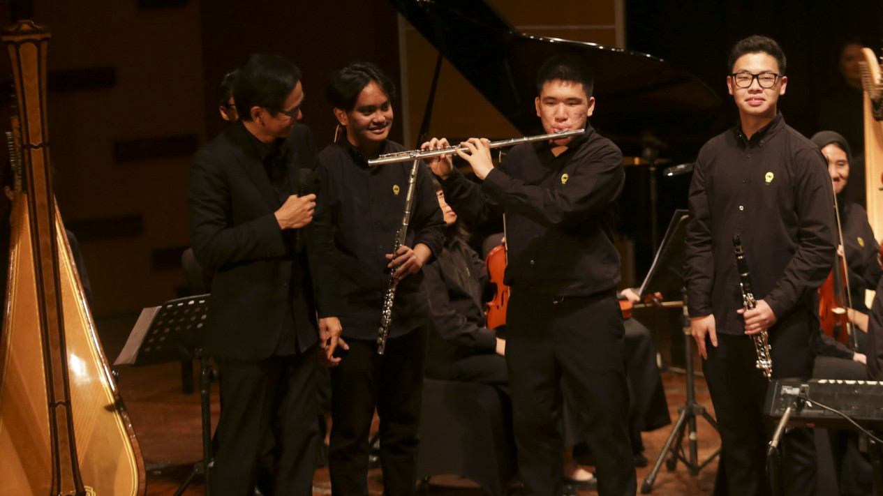 Konser A Night of Light