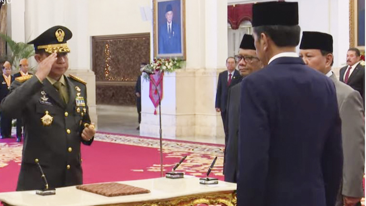 Presiden Jokowi Lantik Agus Subiyanto Sebagai Panglima TNI - Vlix.id