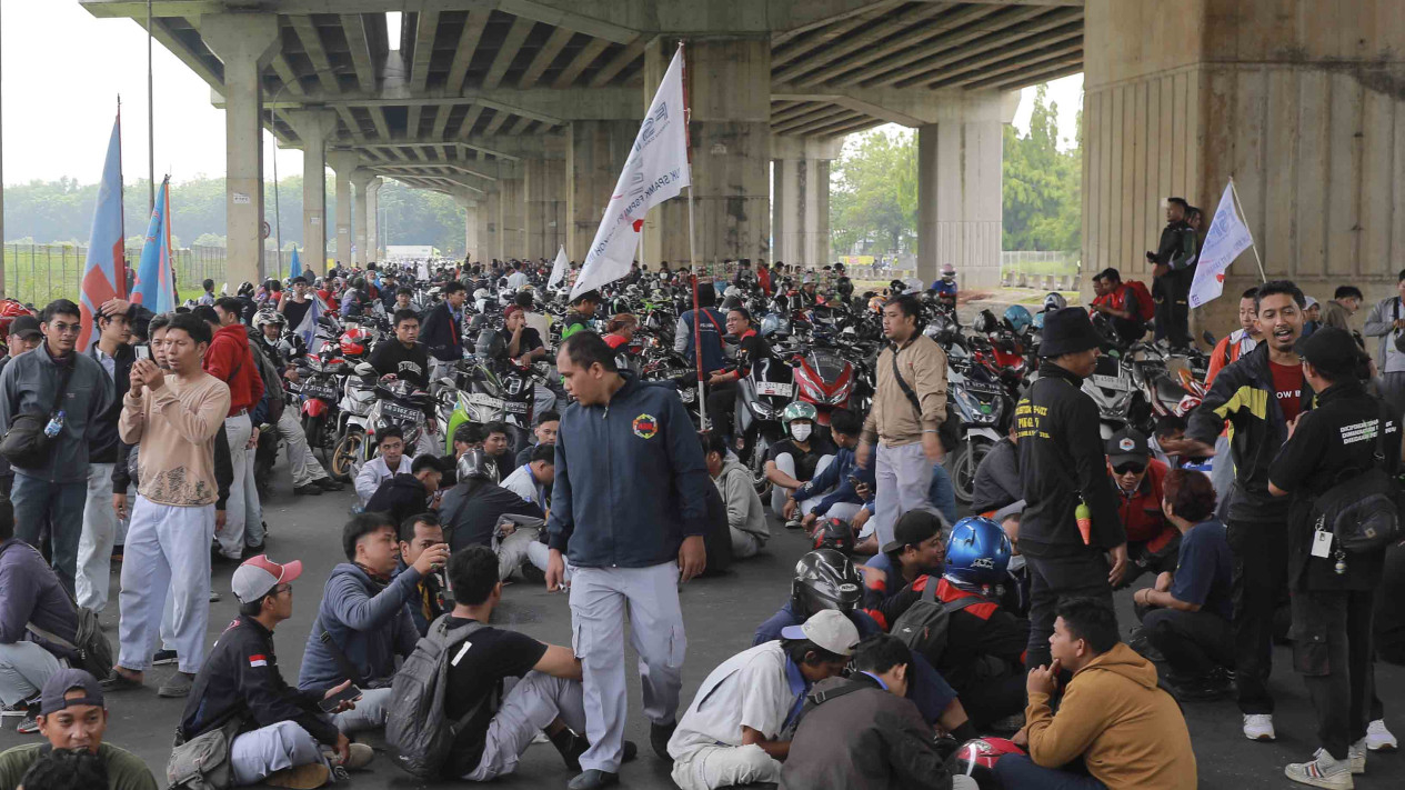 Aksi Buruh Tuntut Kenaikan UMK
