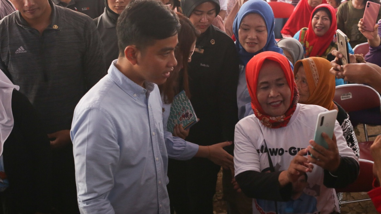 Gibran Blusukan di Cempaka Putih Jakarta