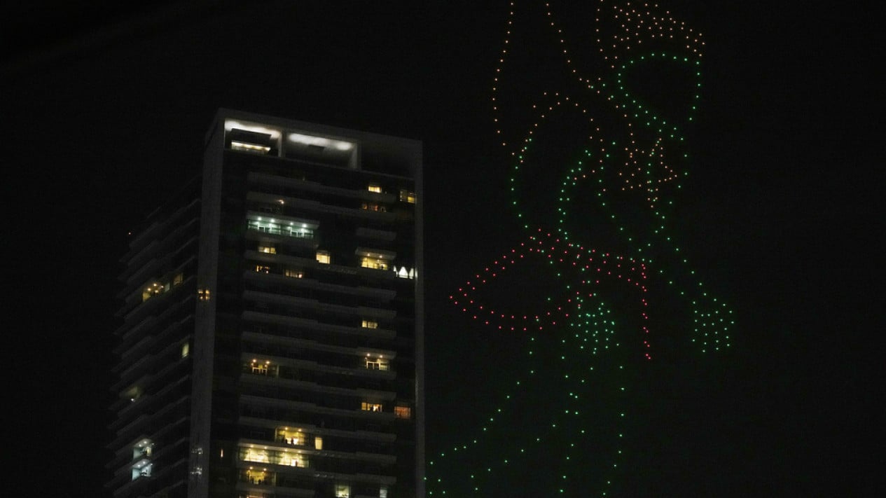 Pesta Kembang Api Perayaan Tahun Baru di Bundaran HI