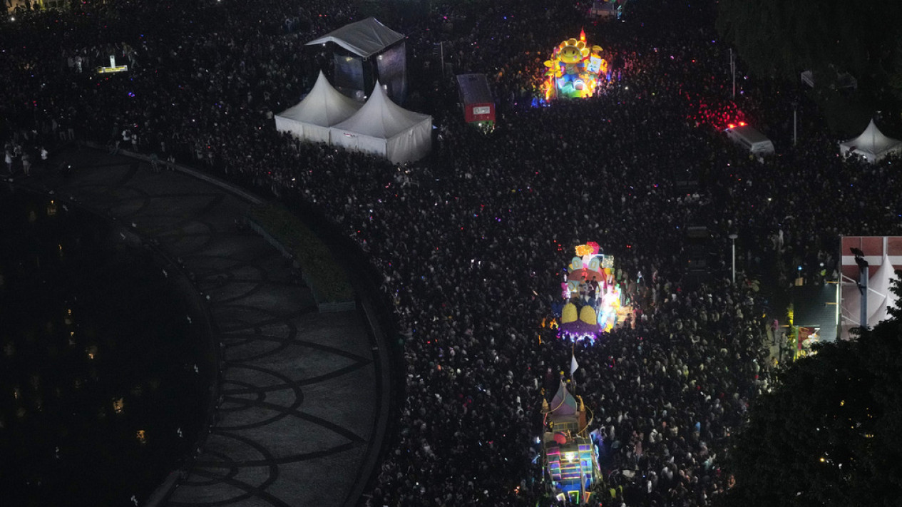 Pesta Kembang Api Perayaan Tahun Baru di Bundaran HI