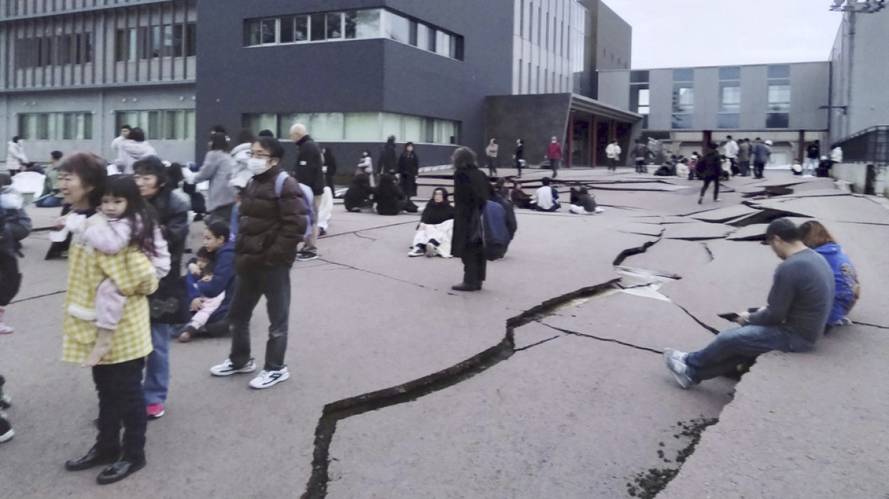 Potret Paniknya Warga Jepang Saat Terjadi Gempa Bumi