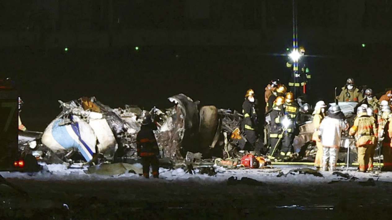 Kecelakaan, Pesawat Japan Airlines Terbakar Hebat di Bandara