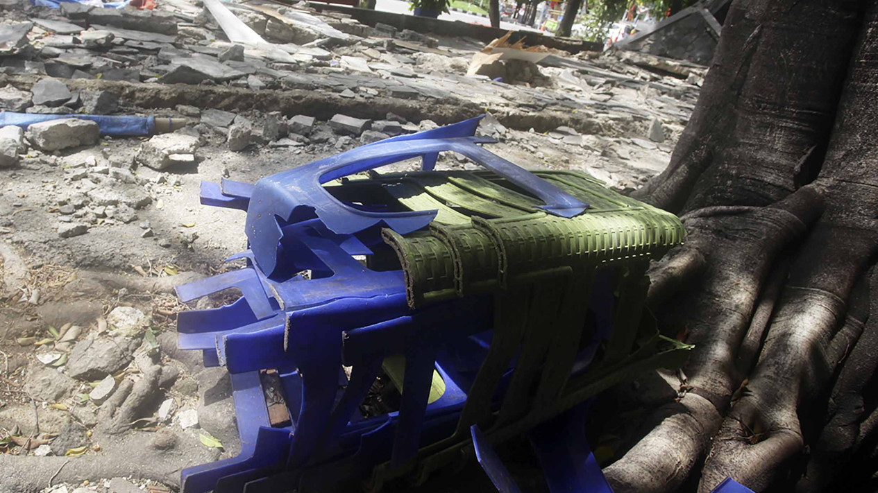 Penampakan Tembok Roboh SPBU di Tebet