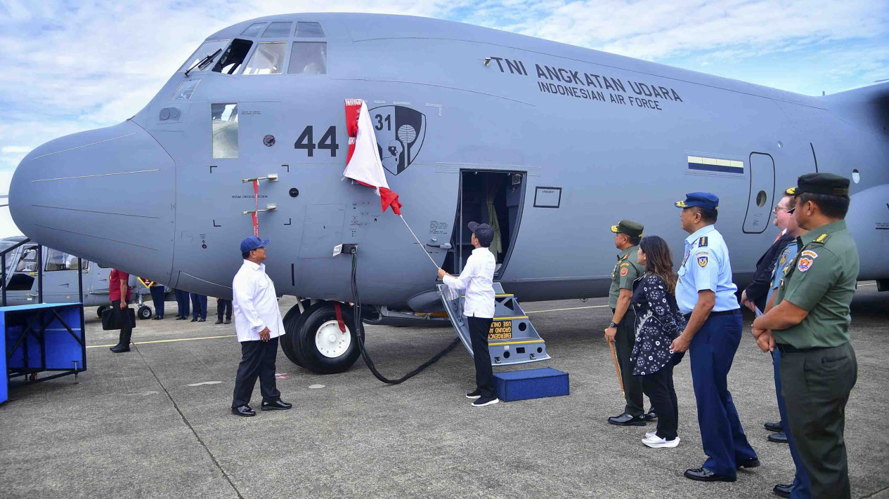 Presiden Serahkan Pesawat Super Hercules & Helikopter TNI AU
