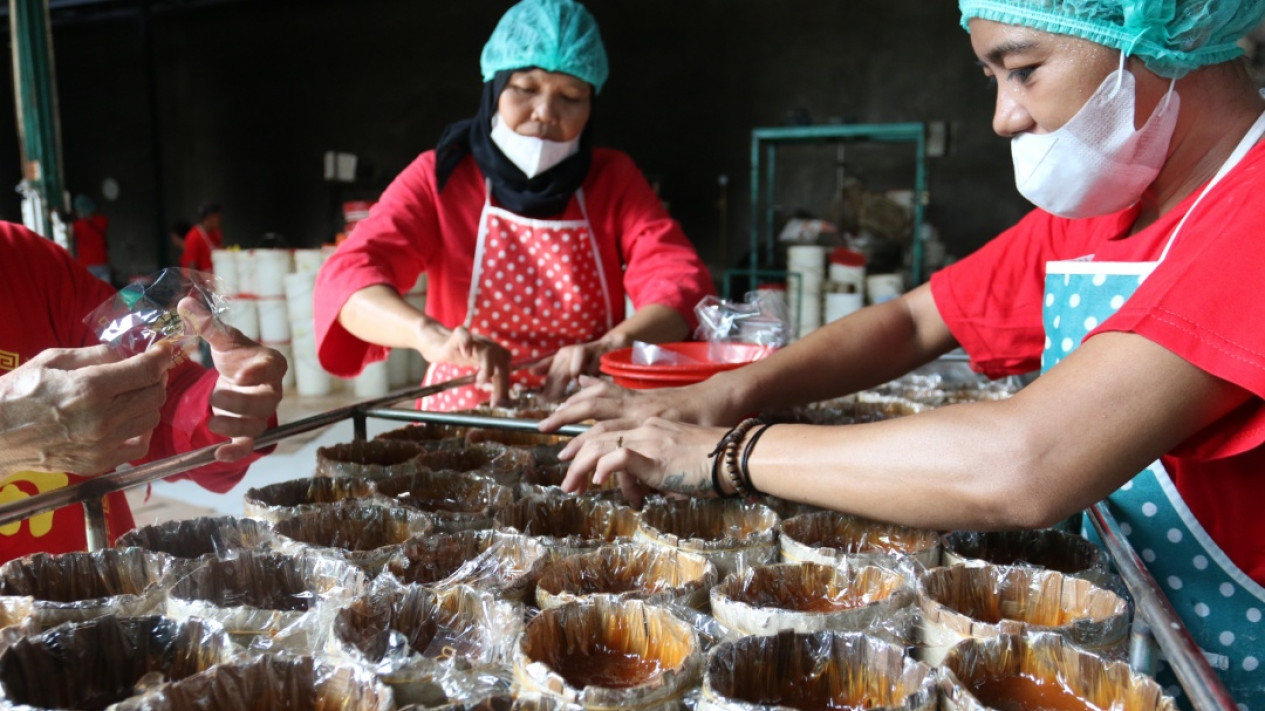 Menengok Dapur Makanan Khas Hari Imlek