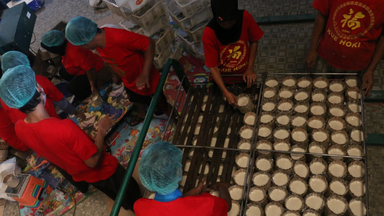 Menengok Dapur Makanan Khas Hari Imlek