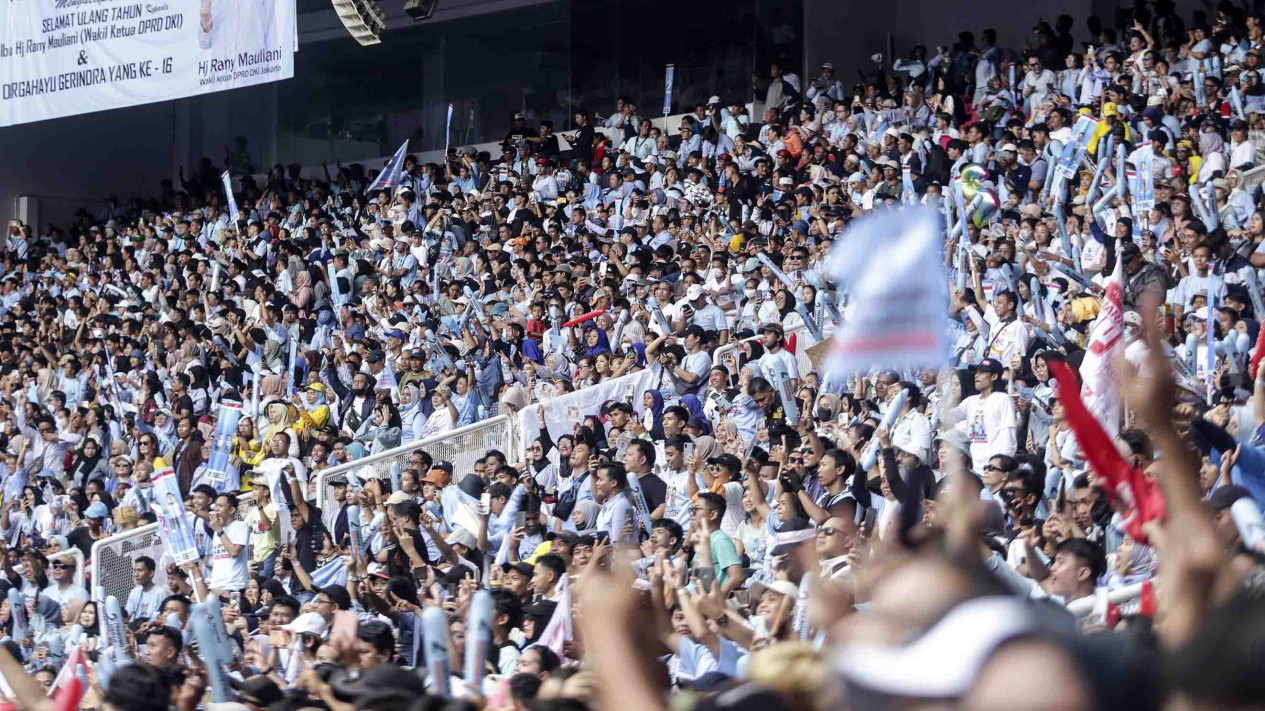 Kampanye, GBK Membiru Lautan Massa Pendukung Prabowo-Gibran - Vlix.id