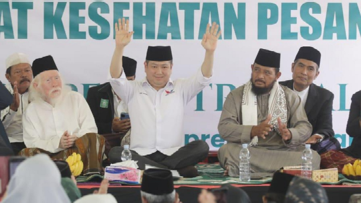 Pemberian Bantuan Puskestren Ponpes Al Islah - Vlix.id