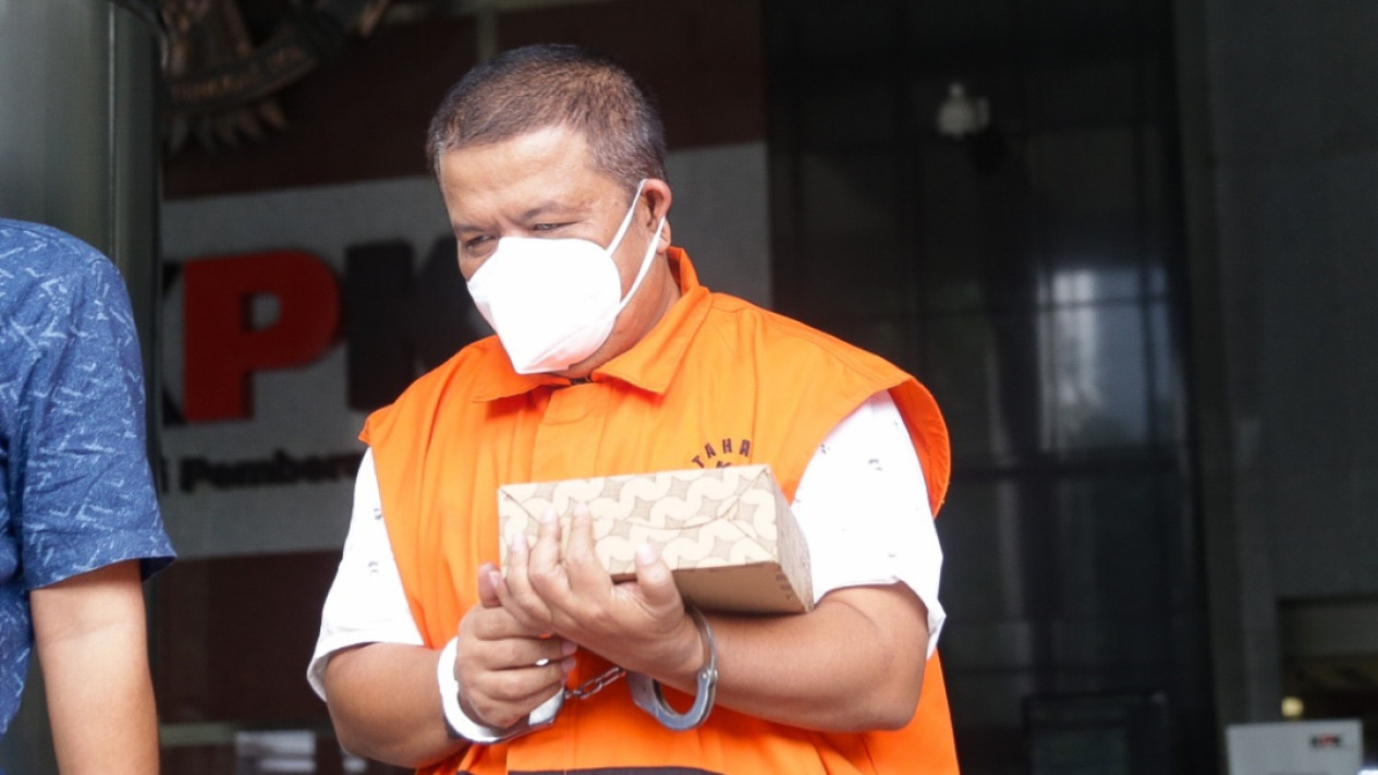 Pemeriksaan Tersangka Kasus Suap Rudi Syahputra Ritonga - Vlix.id