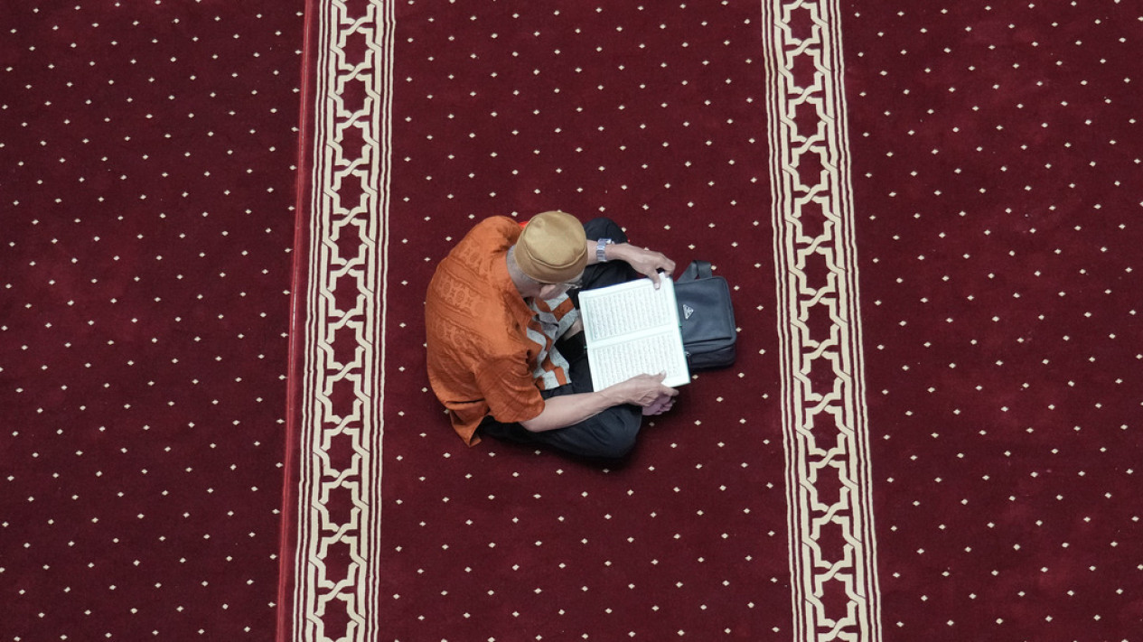 Kegiatan Masyarakat di Masjid Istiqlal Saat Bulan Puasa