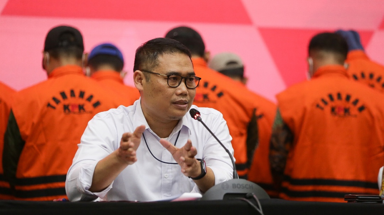 KPK Tahan 15 Tersangka Kasus Pungli Rutan, Termasuk Karutan - Vlix.id