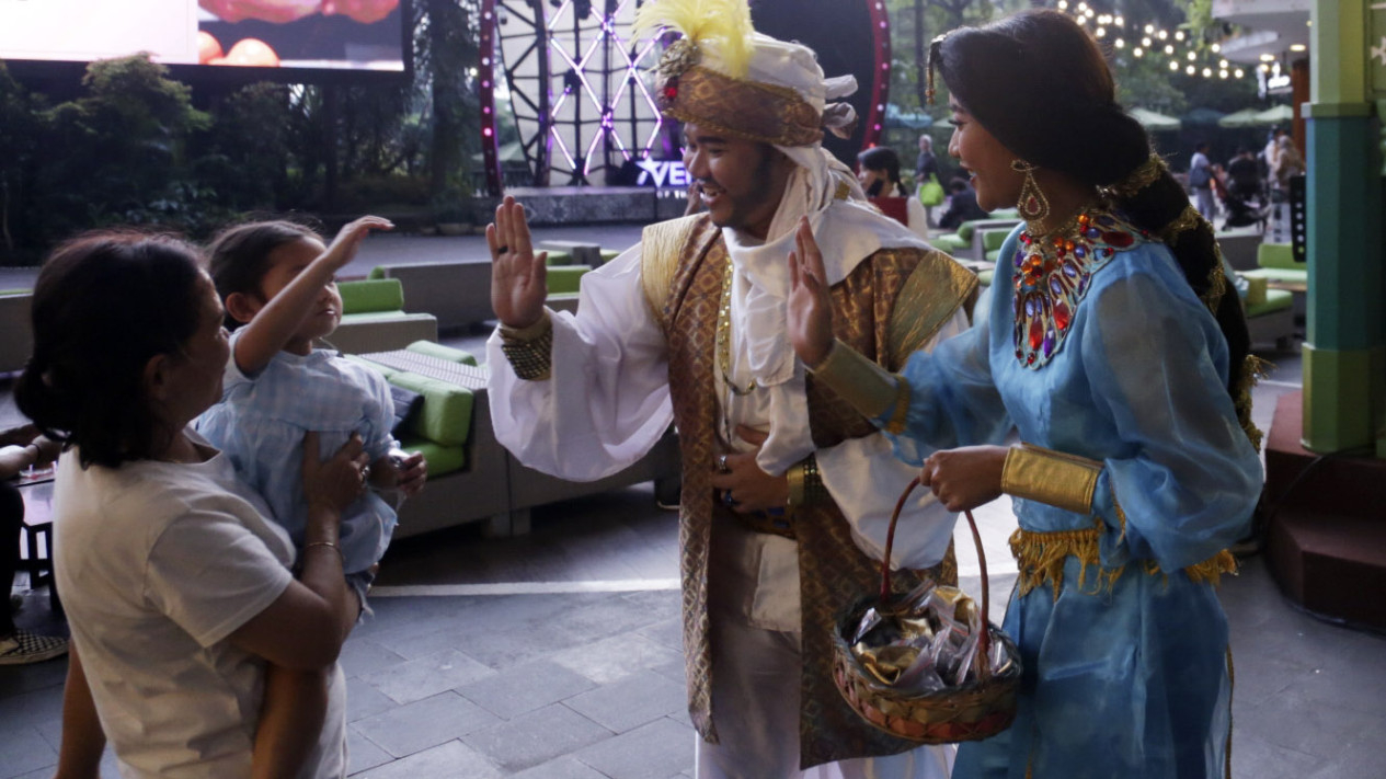 Menikmati Dekorasi Ramadan di Pusat Perbelanjaan