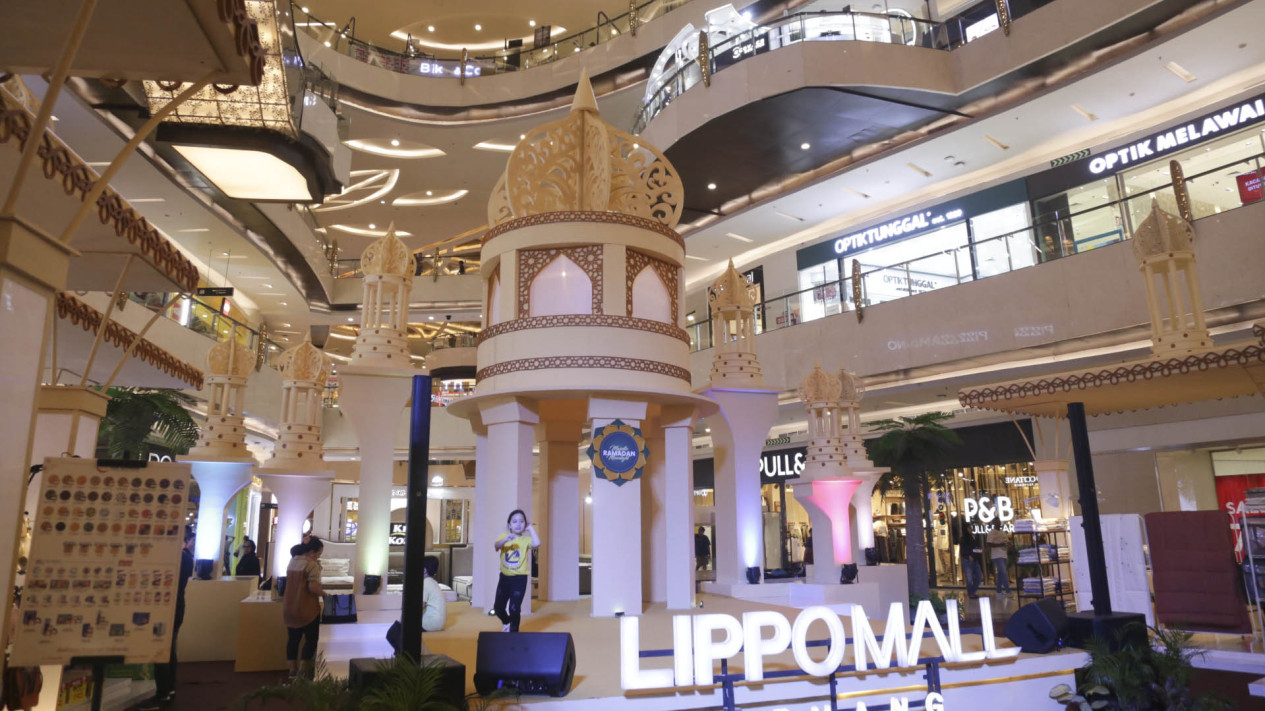 Menikmati Dekorasi Ramadan di Pusat Perbelanjaan