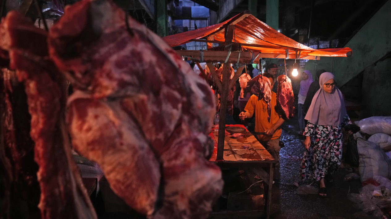 Masyarakat Padati Pasar Guna Belanja Masak Idul Fitri