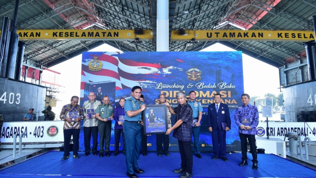 Bedah Buku Diplomasi Sang Hiu Kencana