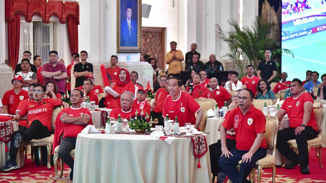 Momen Presiden Jokowi Nobar Timnas di Istana Negara