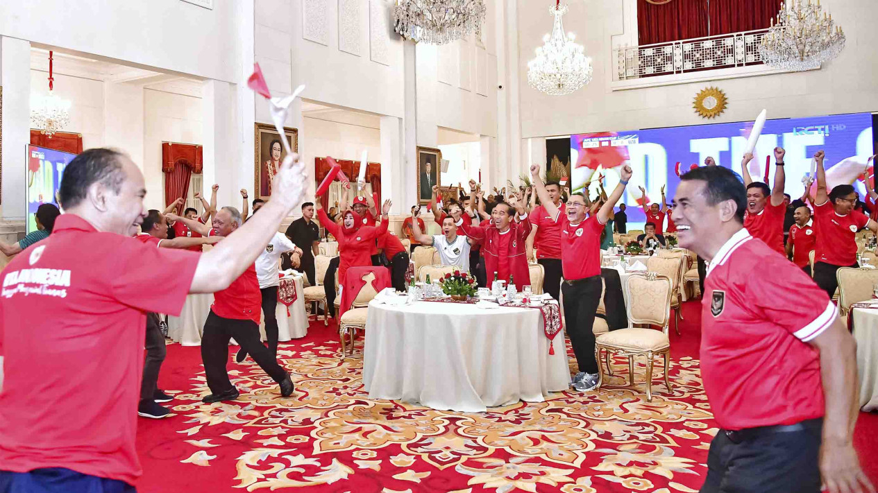 Momen Presiden Jokowi Nobar Timnas di Istana Negara