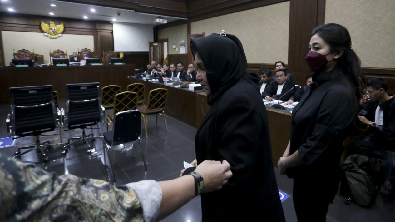 Ayun Sri Harahap Istri SYL Bersaksi di Sidang