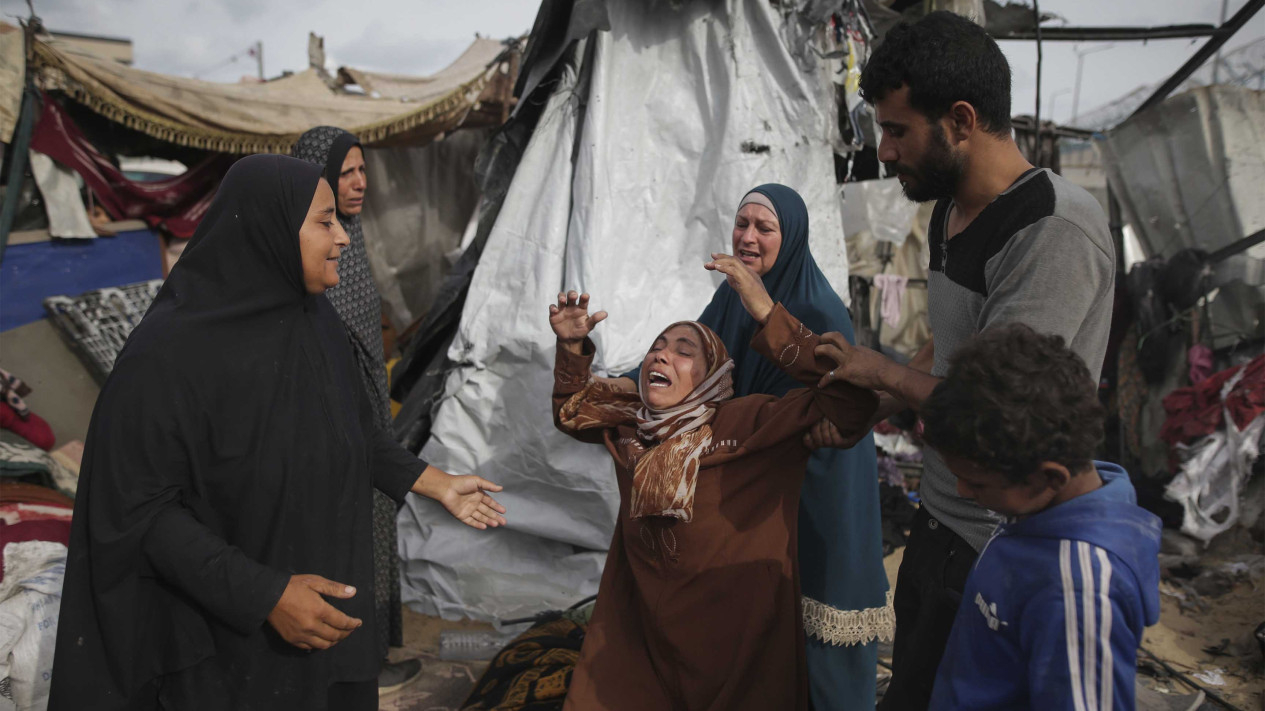 Penduduk Rafah Mengungsi Akibat Serangan Brutal Israel