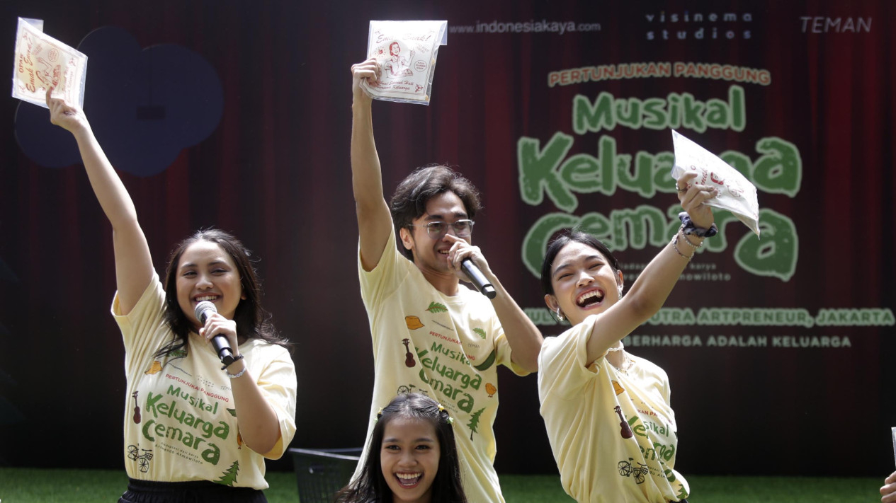 Jelang Pertunjukan Panggung Musikal Keluarga Cemara