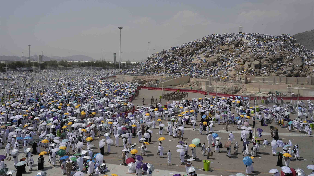 Jamaah Haji Laksanakan Wukuf di Arafah