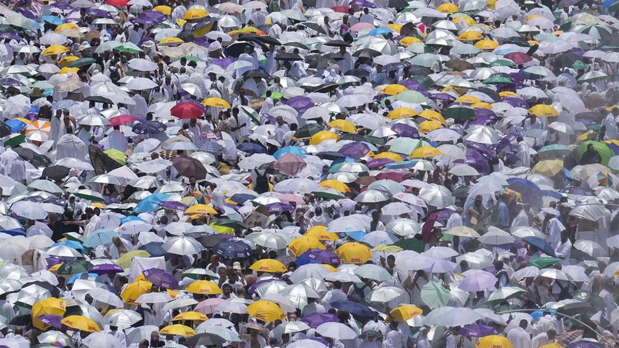 Jamaah Haji Laksanakan Wukuf di Arafah
