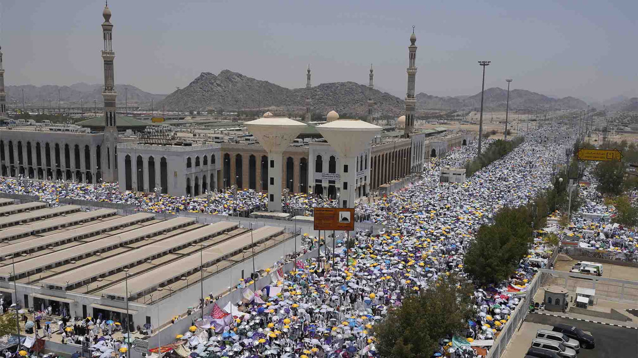 Jamaah Haji Laksanakan Wukuf di Arafah