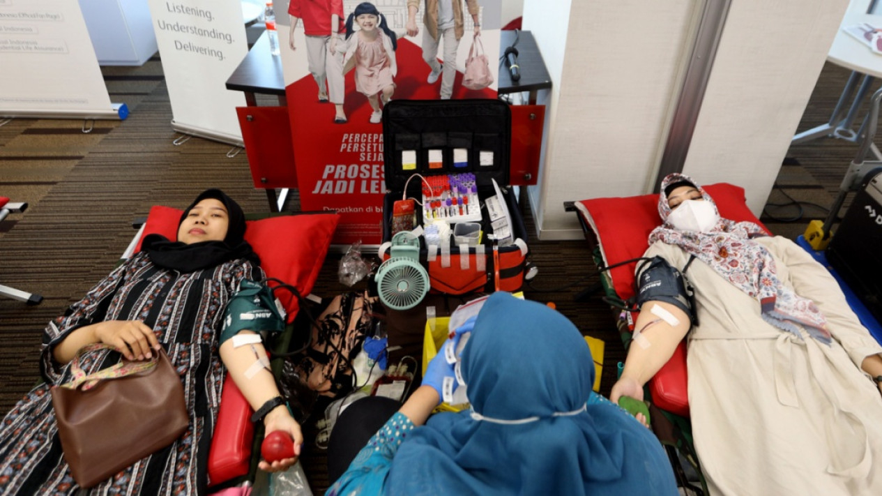 Ratusan Orang Ikut Aksi Donor Darah