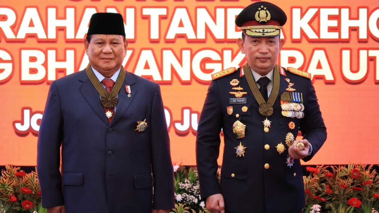 Prabowo Terima Penghargaan Tanda Kehormatan Bintang Utama