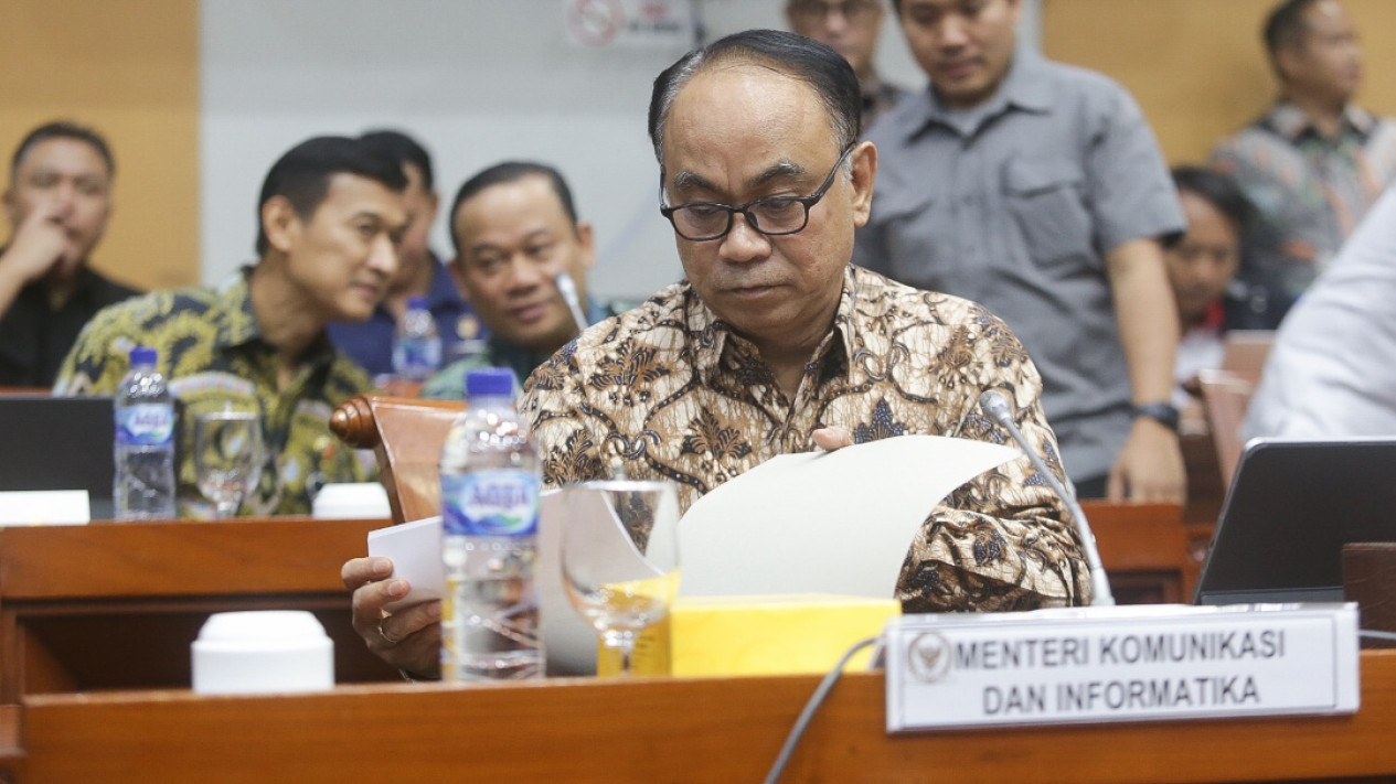 Menkominfo Budi Arie Setiadi Rapat Kerja dengan Komisi 1 DPR