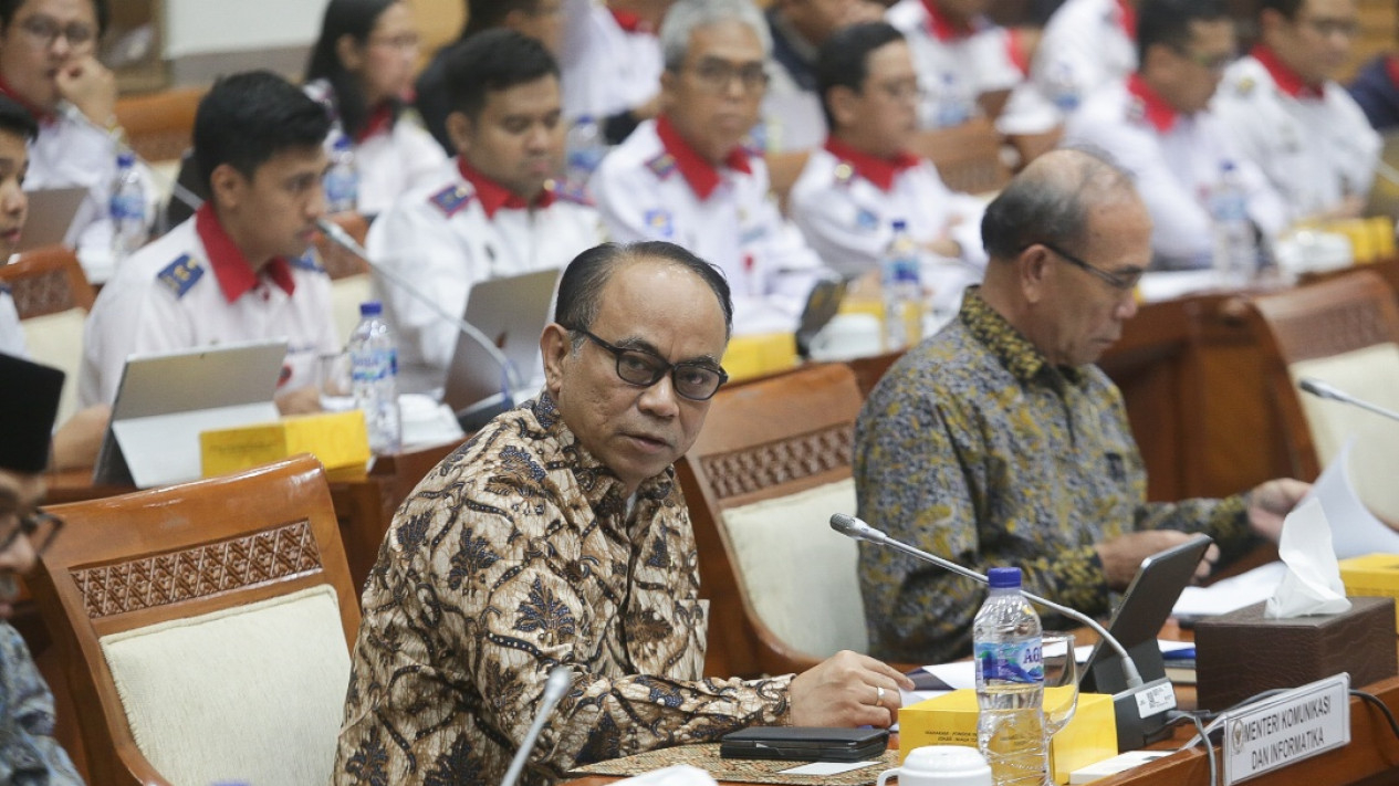 Menkominfo Budi Arie Setiadi Rapat Kerja dengan Komisi 1 DPR