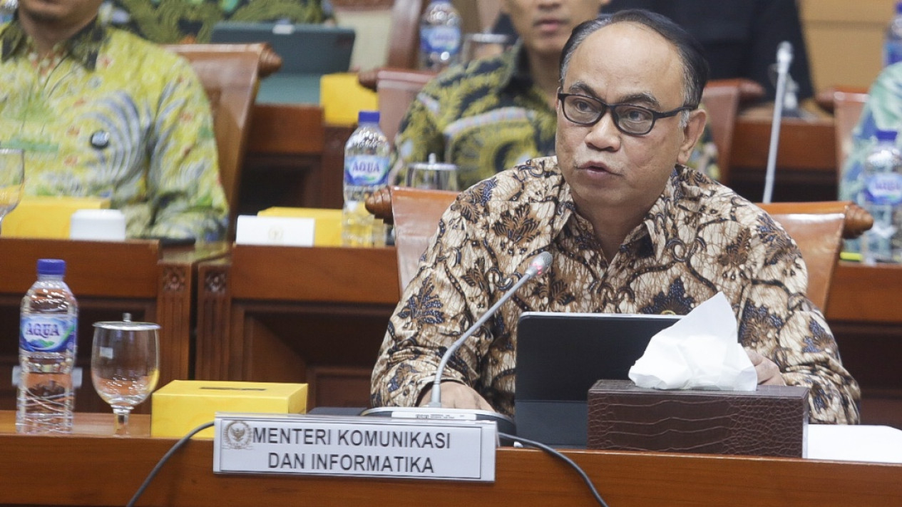 Menkominfo Budi Arie Setiadi Rapat Kerja dengan Komisi 1 DPR