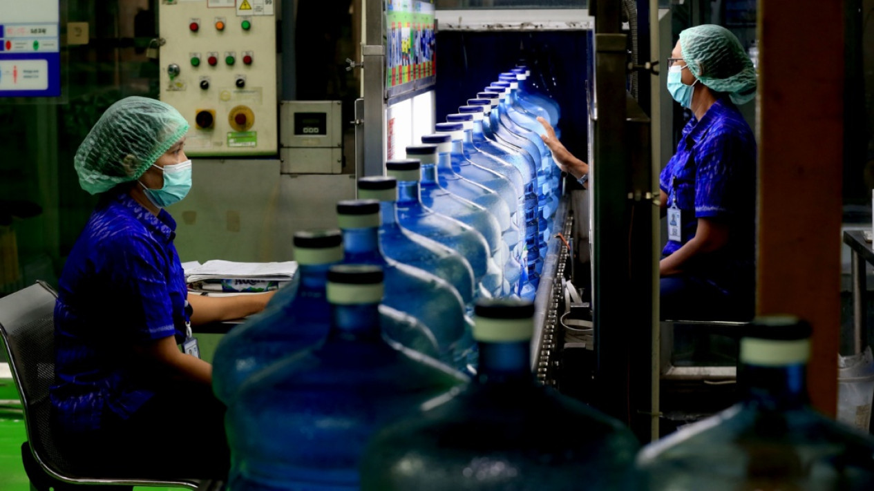 Perwakilan Pemerintah Kunjungi Pabrik Produksi Air Minum