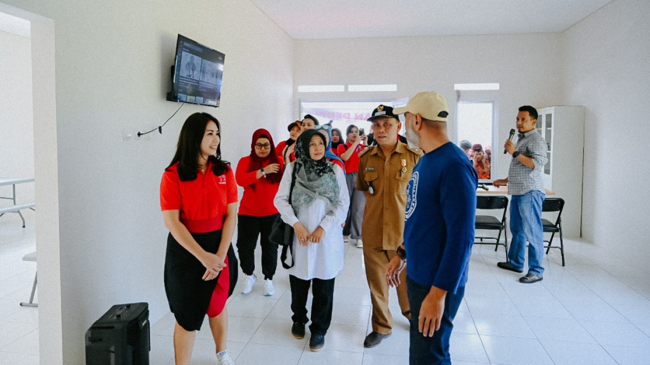 Perpustakaan Untuk Anak-anak dan Masyarakat Setempat
