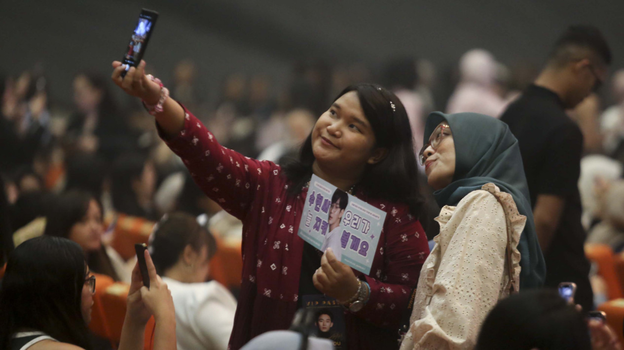 Ribuan Penggemar Hadiri Fan Meeting Kim Soo Hyun