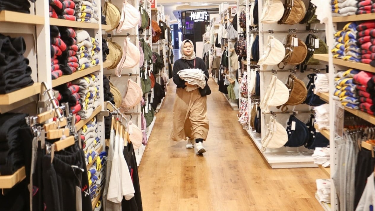 Uniqlo Grand Indonesia Hadir Kembali Dengan Wajah Baru