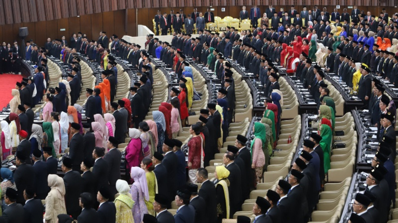 Deretan Anggota DPR MPR DPD RI Terpilih dari Kalangan Artis