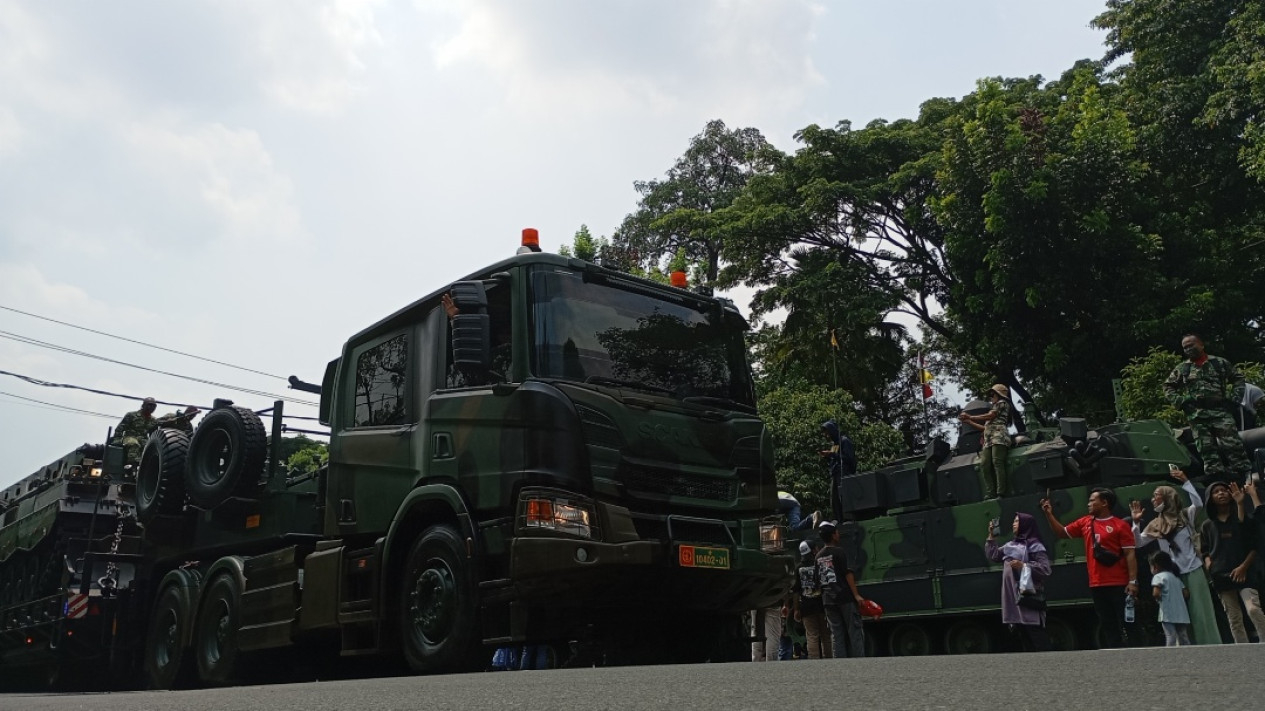 Parade Alutsista di Perayaan HUT TNI ke-79