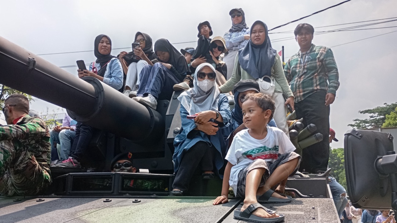 Parade Alutsista di Perayaan HUT TNI ke-79