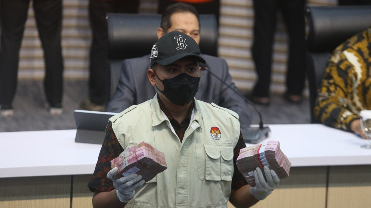 Barang Bukti KPK Tangkap 6 Orang Terkait OTT di Kalsel
