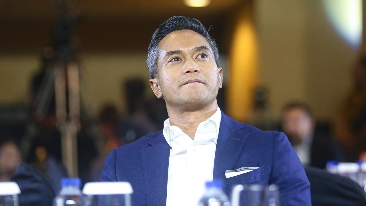 Anindya Bakrie Terima Penghargaan dari Repnas