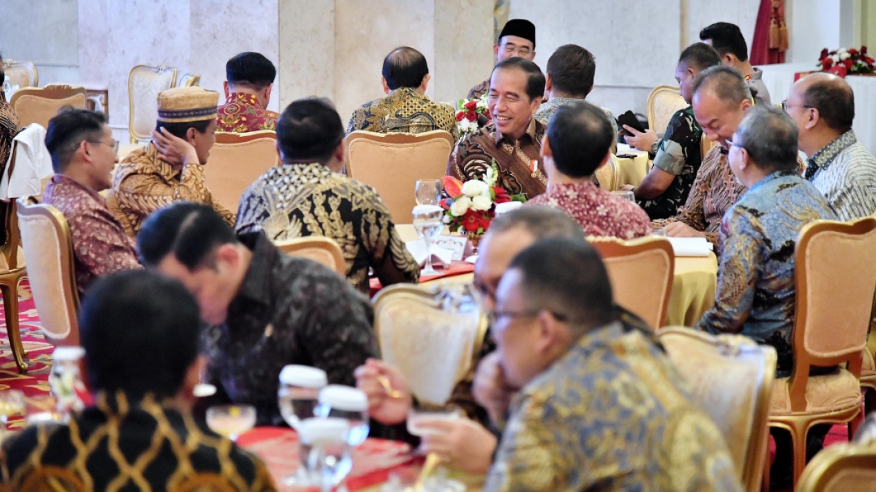 Momen Makan Siang Pamitan Jokowi Bersama Para Menteri
