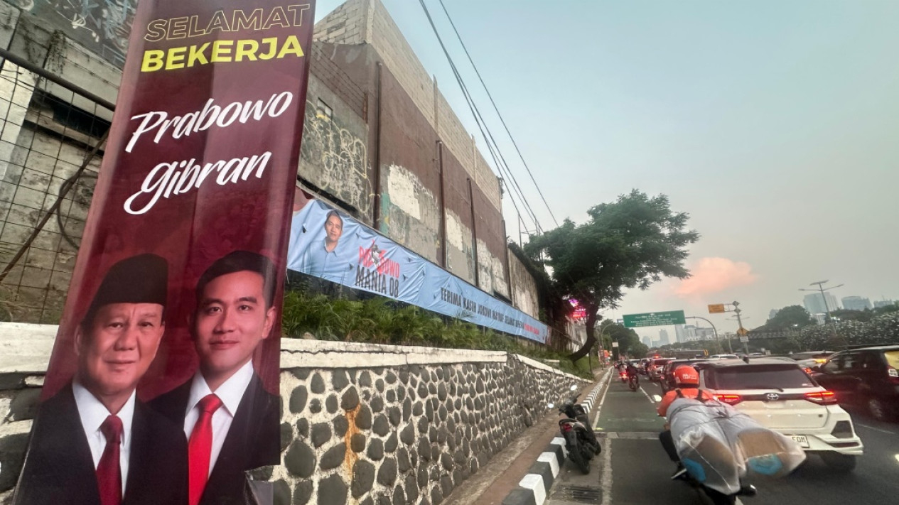 Jelang Pelantikan Presiden, Ratusan Spanduk Bertebaran